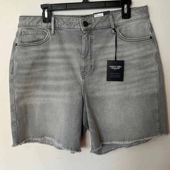 Simply Vera Vera Wang Pants - Simply Vera Vera Wang High Rise GreyStone Frayed Hem size 16 Shorts